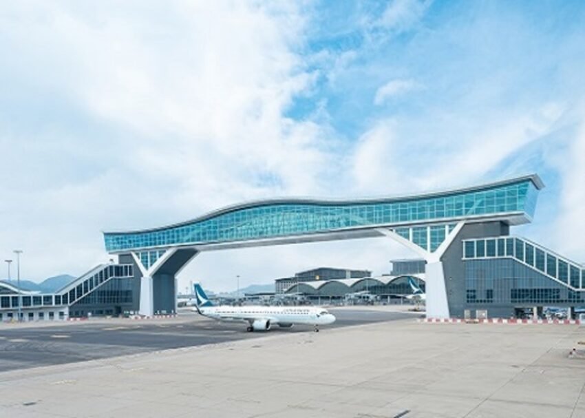 Hong Kong International Airport’s
Three-Runway System
